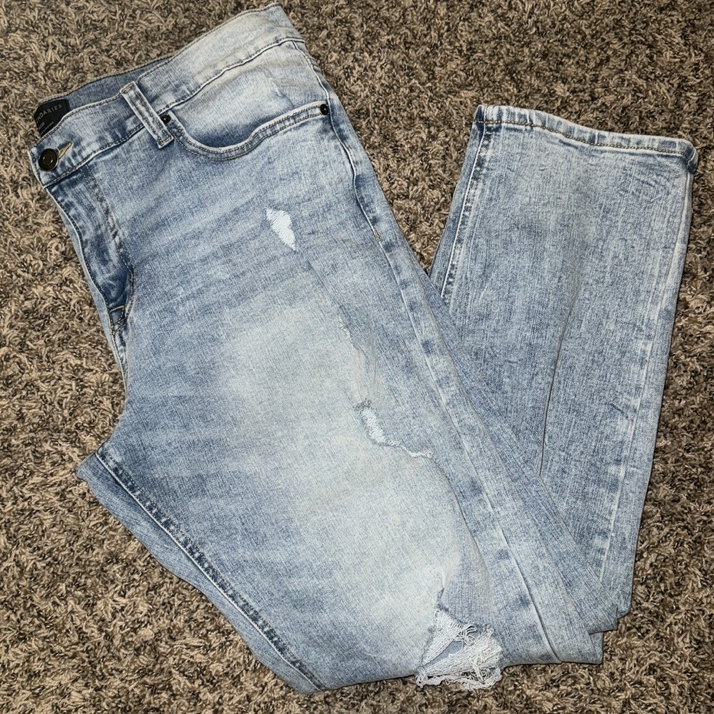 MENS 36X30 DISTRESSED LIGHT WASH JEANS - Picture 4 of 5